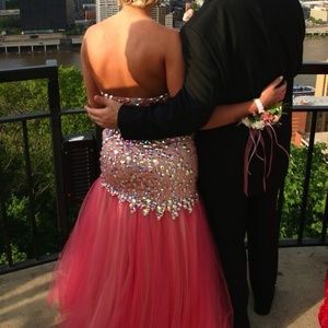 Beautiful pink beaded prom dress💎