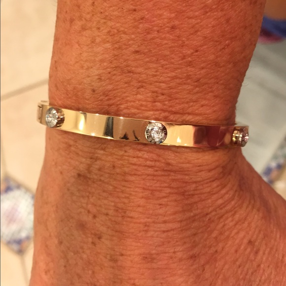 HENRY BENDEL GOLD PLATED SWAROVSKI RIVET BANGLE - Picture 4 of 4