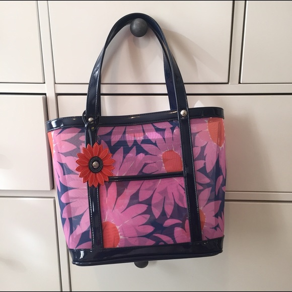 Vera Bradley Beach Tote Loves Me Print