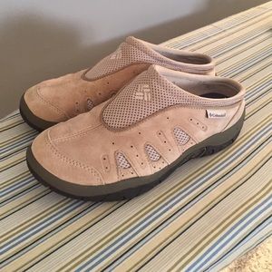 Columbia tan slip on shoes