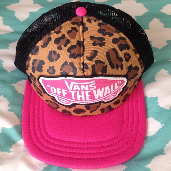 Vand Beach Girl Leopard Trucker Hat
