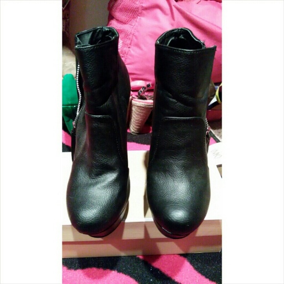 Black boots