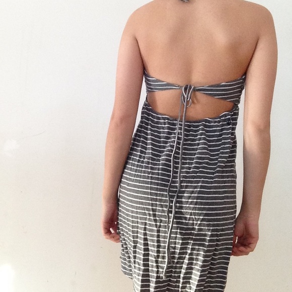 Beachy Grey & White Striped Dress 🌊 - Picture 3 of 3