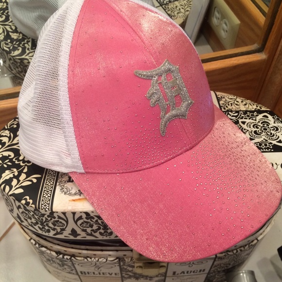 Detroit Baseball Cap - Sparkly Pink with Silver - Picture 1 of 4