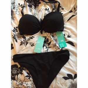 •SOLD• H&M size 6 bikini bottoms