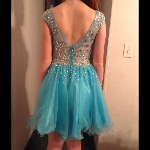 Size four short blue sequins prom dress illusion - Picture 2 of 2