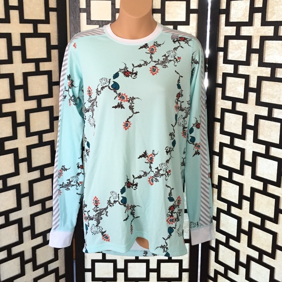 Helly Hansen Tops - Helly Hansen mint and floral base layer