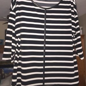 Black and white striped 3/4 sleeve