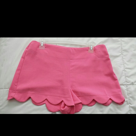 Pink Scalloped Shorts Size L