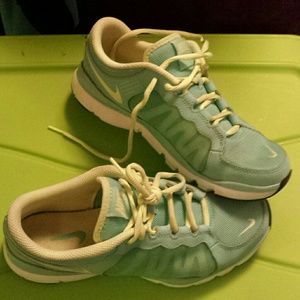 Nike flex running shoes