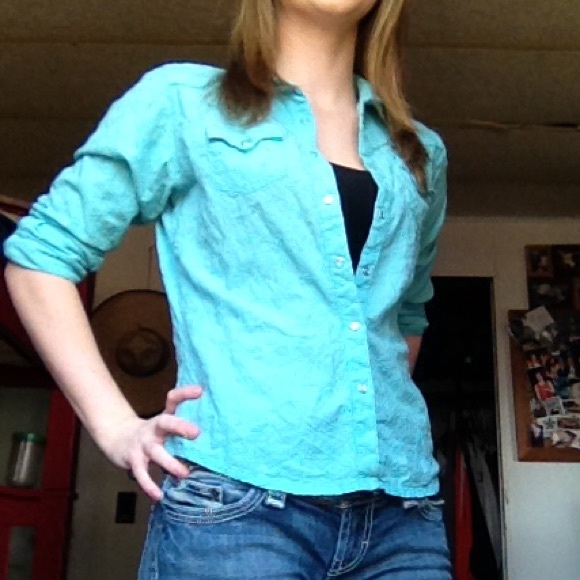 Baby blue wrangler button up
