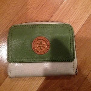 Tory burch wallet