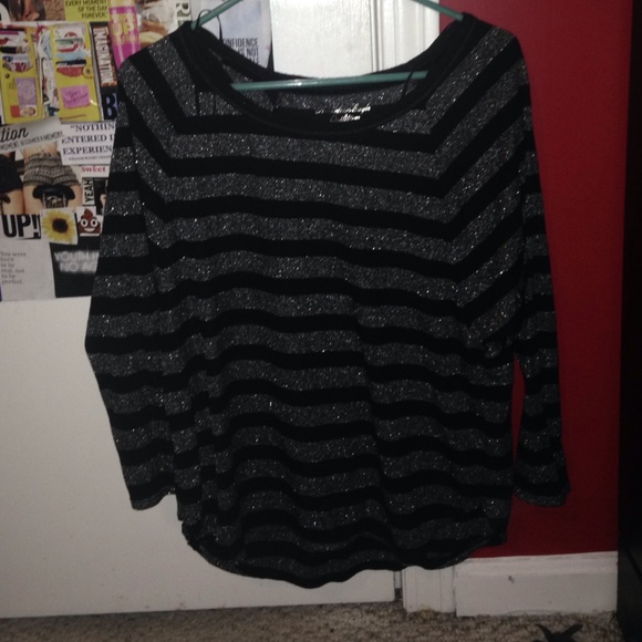 Black and Silver American Eagle Top