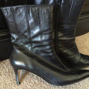 Nine West Jennisr Black Leather Ankle Boot