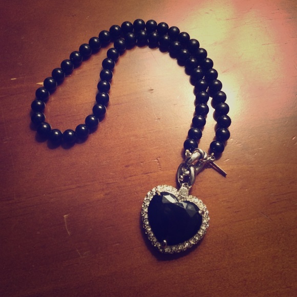 Black pearl and heart diamanté necklace