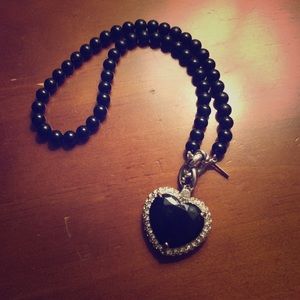 Black pearl and heart diamanté necklace