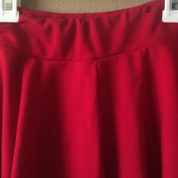 Red skater skirt - Picture 2 of 2
