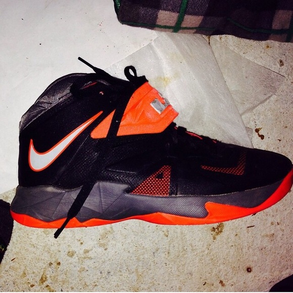 Lebron sneakers