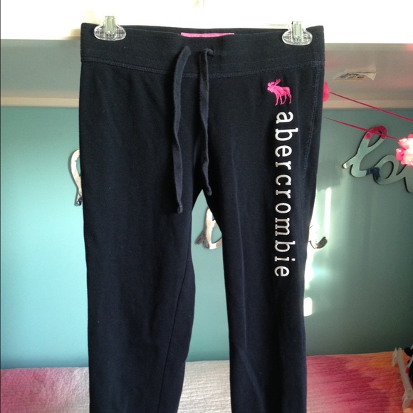 Black Abercrombie kids Capri sweatpants