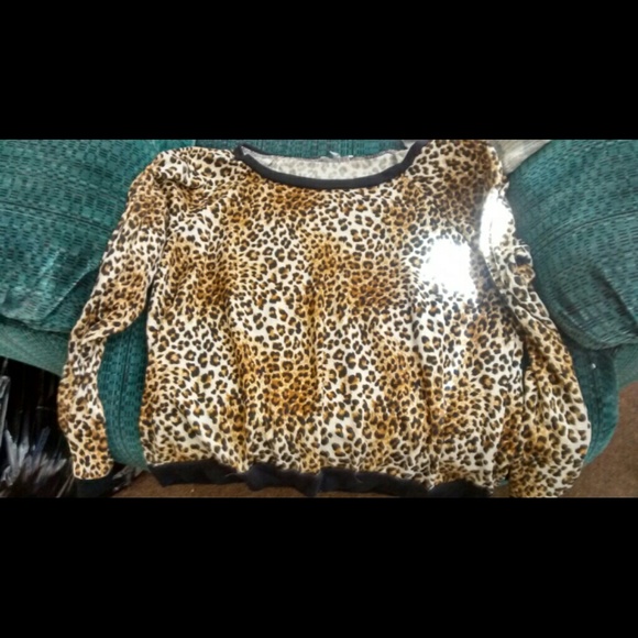 Cheatah off sholder shirt