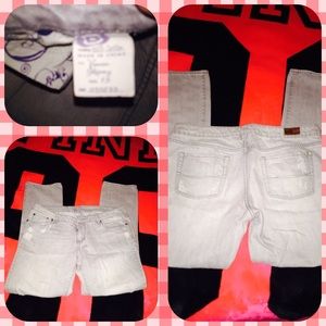 👖BNWOT BullHead Distressed Lightwash - Size 13👖