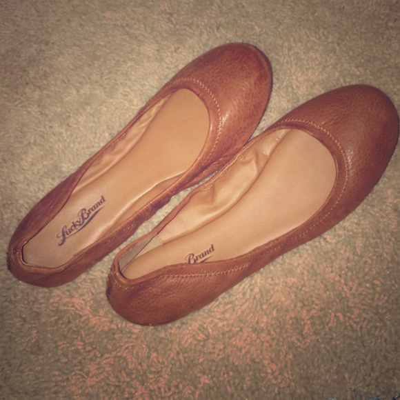 Never worn lucky brand flats