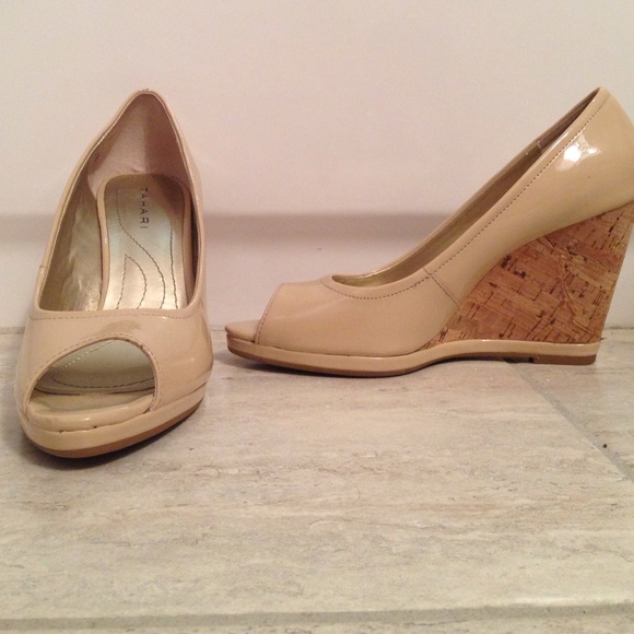 Nude Tahari  wedges