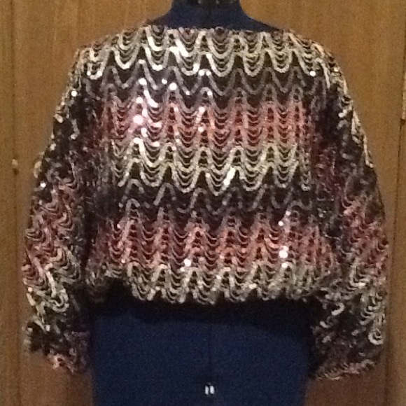 Sequined top.   🚬no returns no trades - Picture 1 of 4