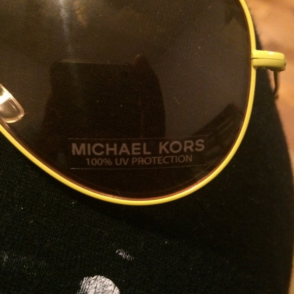 BRAND NEW Michael Kors sunglasses - Picture 2 of 2