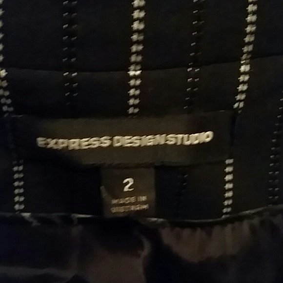 🚫🚫SOLD🚫🚫Express black with white stripe blazer - Picture 3 of 4