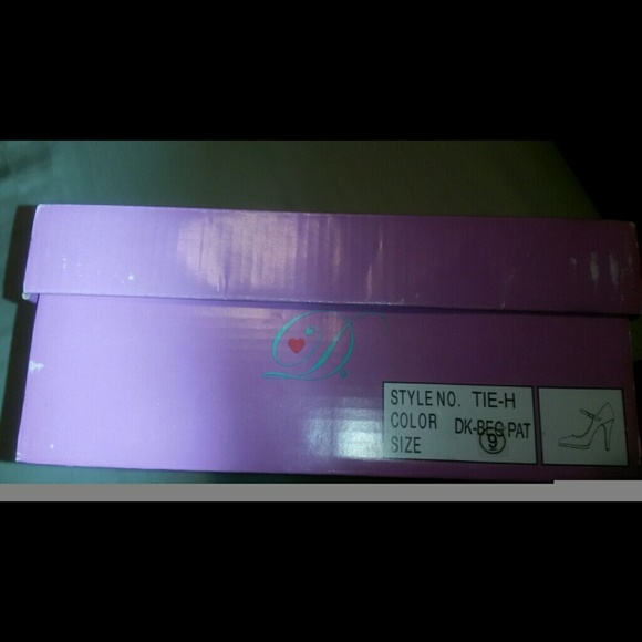 Shoes - Picture 4 of 5