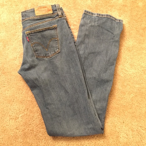 570 Strait Fit Levi
