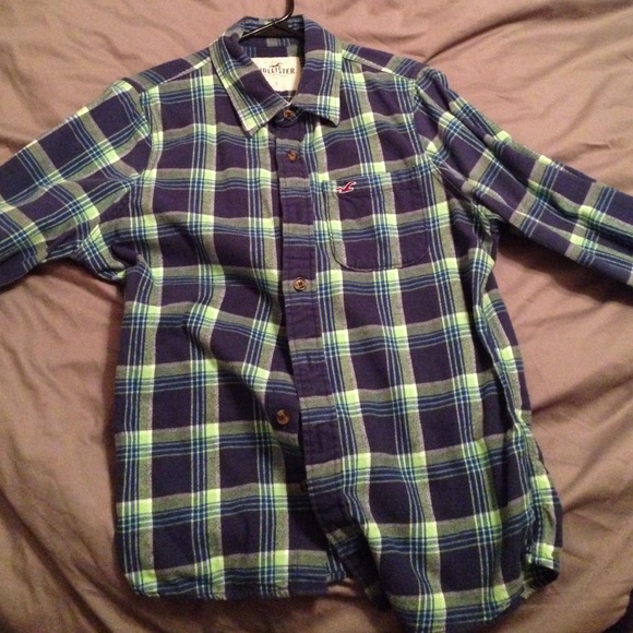 Hollister plaid shirts
