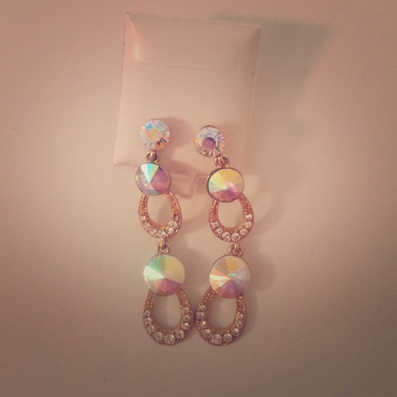 Elegant gold earrings (prom)