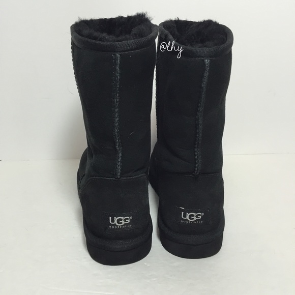 classic short uggs size 9 classic short uggs size 9