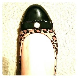 Tahari flats