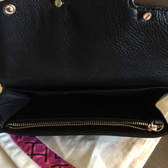 SOLD-Tory Burch Amanda Continental Wallet - Picture 2 of 4