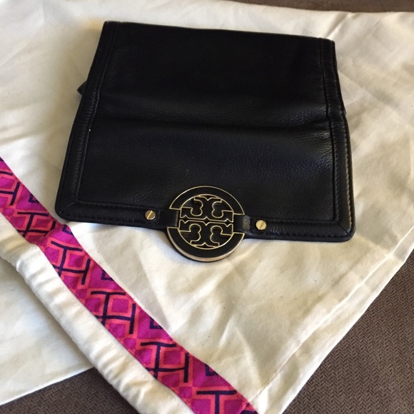 SOLD-Tory Burch Amanda Continental Wallet - Picture 3 of 4