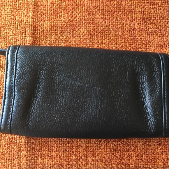 SOLD-Tory Burch Amanda Continental Wallet - Picture 4 of 4