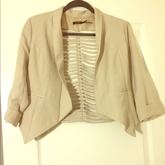 Quarter sleeve blazer