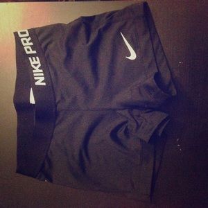 BLACK NIKE PROS