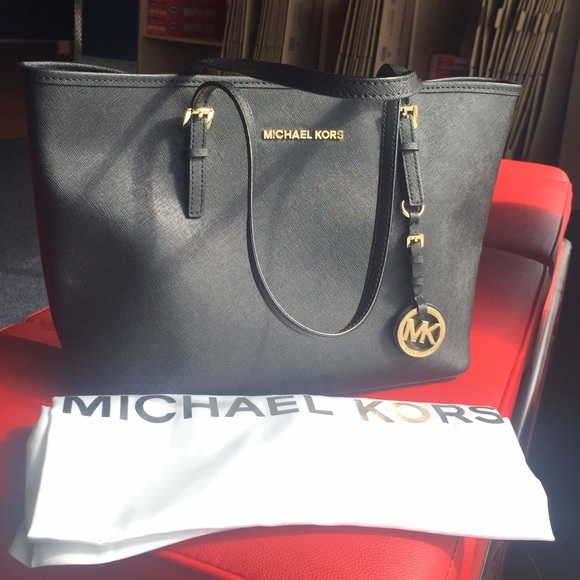 SOLD !!!! Michael Kors Small Jet Set Tote