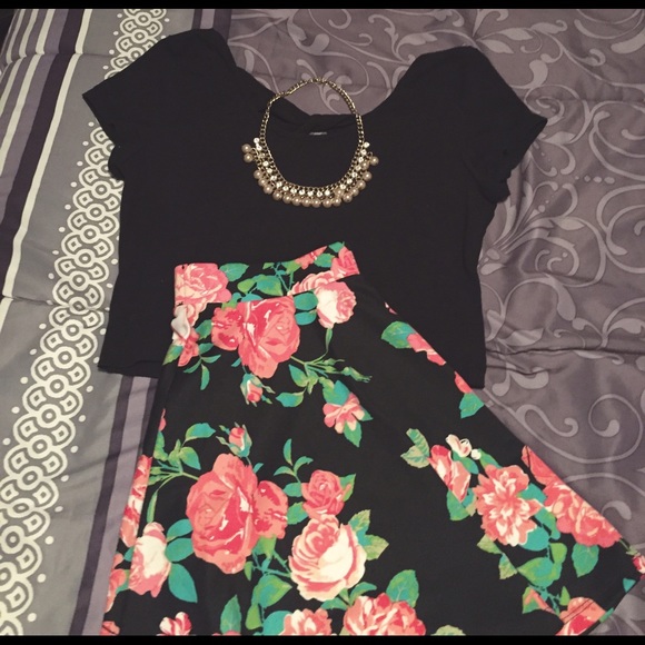 Black floral mini skater skirt!