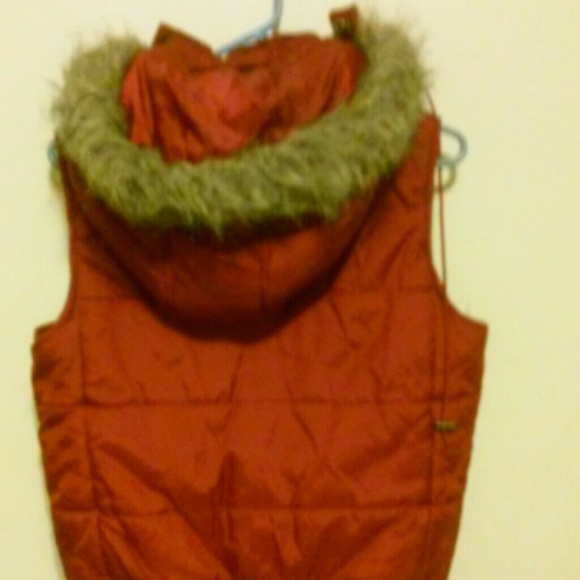 Vest - Picture 4 of 4