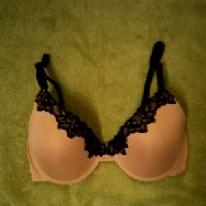 NWOT Pretty Bra.      NWOT