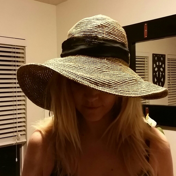 Floppy hat
