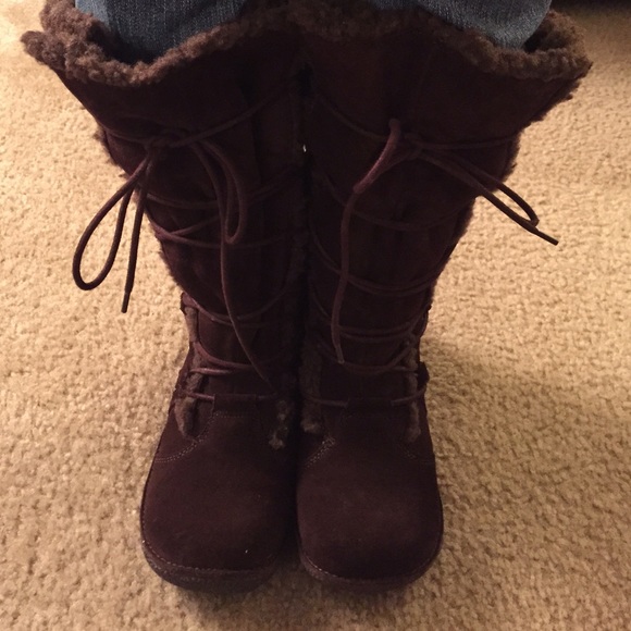 Rocket Dog Brown Eskimo like tie up boots