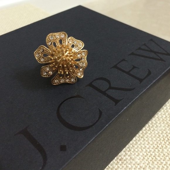 J.Crew Crystal Flower Ring sz. 7 or M