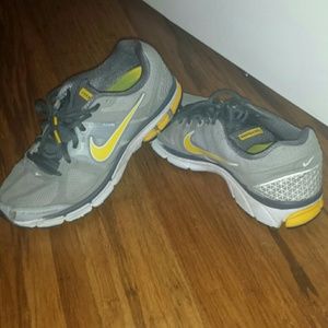 Nike Flywire size 9 shoes