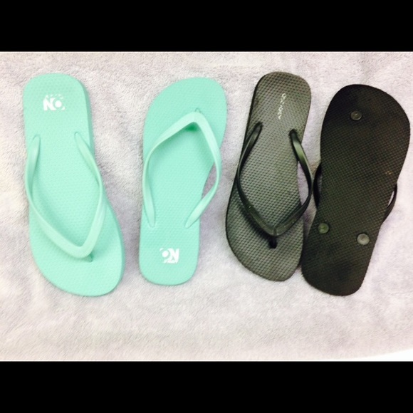 SOLD...Flip Flops ☀️ - Picture 1 of 1